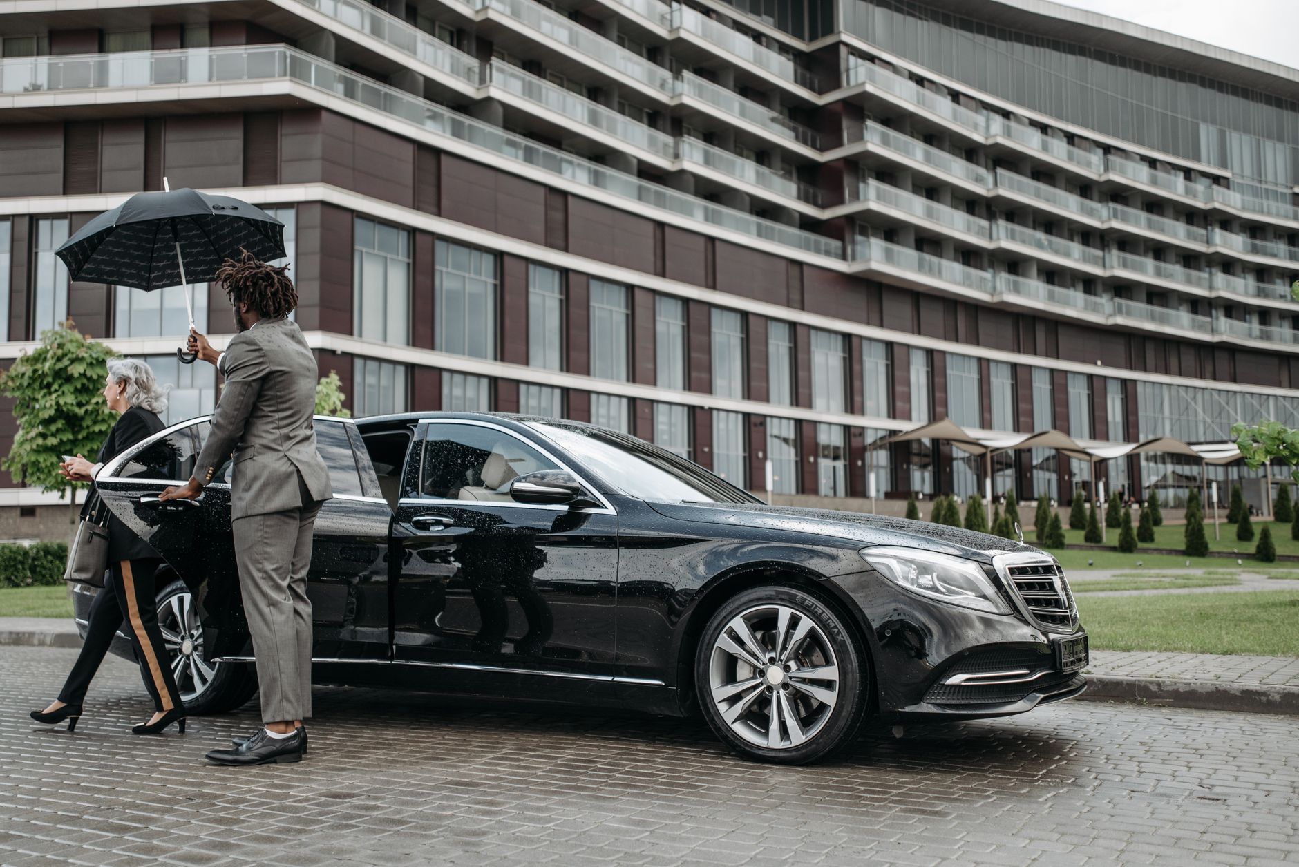 Chauffeur privé équipe à Arles